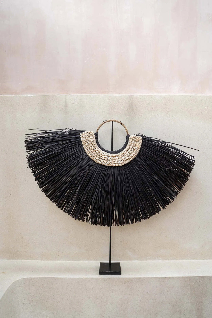 The Alang Cowrie on Stand - Decoratie