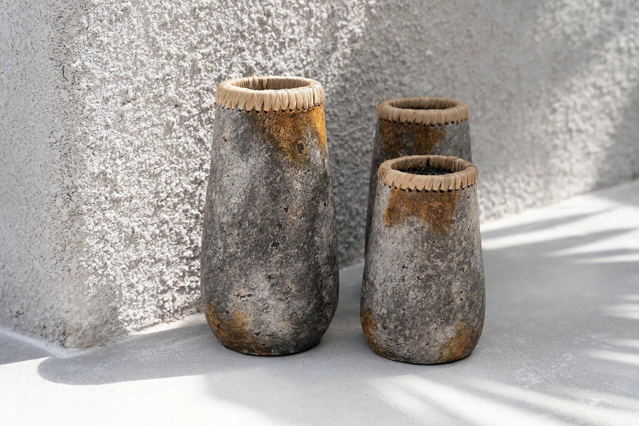 The Sneaky Vase - Antique Gray - M